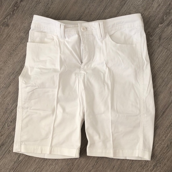 Lee classic fit white shorts - Picture 1 of 6
